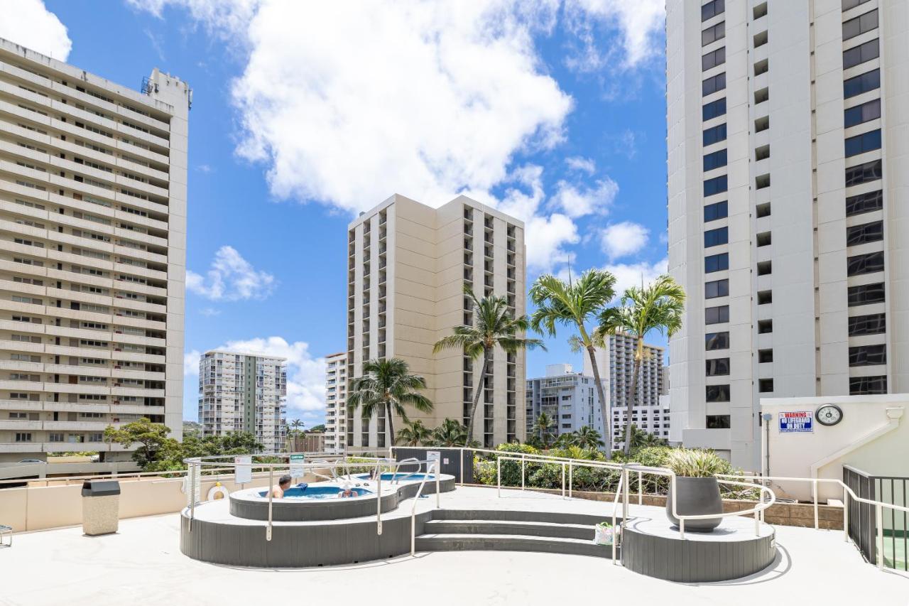Waikiki Banyan 1Br With Great Ocean Views, Steps To Beach & Parking! Honolulu Eksteriør bilde