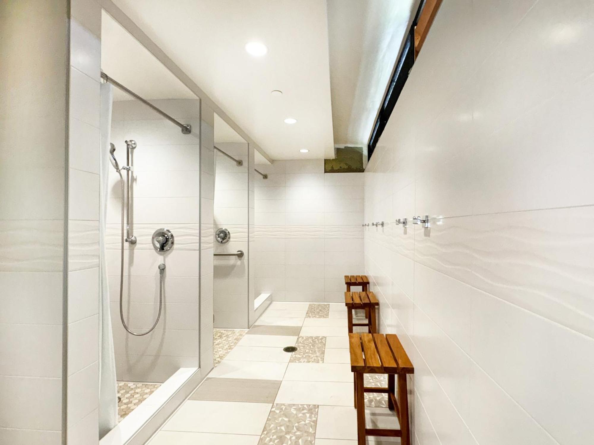 Waikiki Banyan 1Br With Great Ocean Views, Steps To Beach & Parking! Honolulu Eksteriør bilde