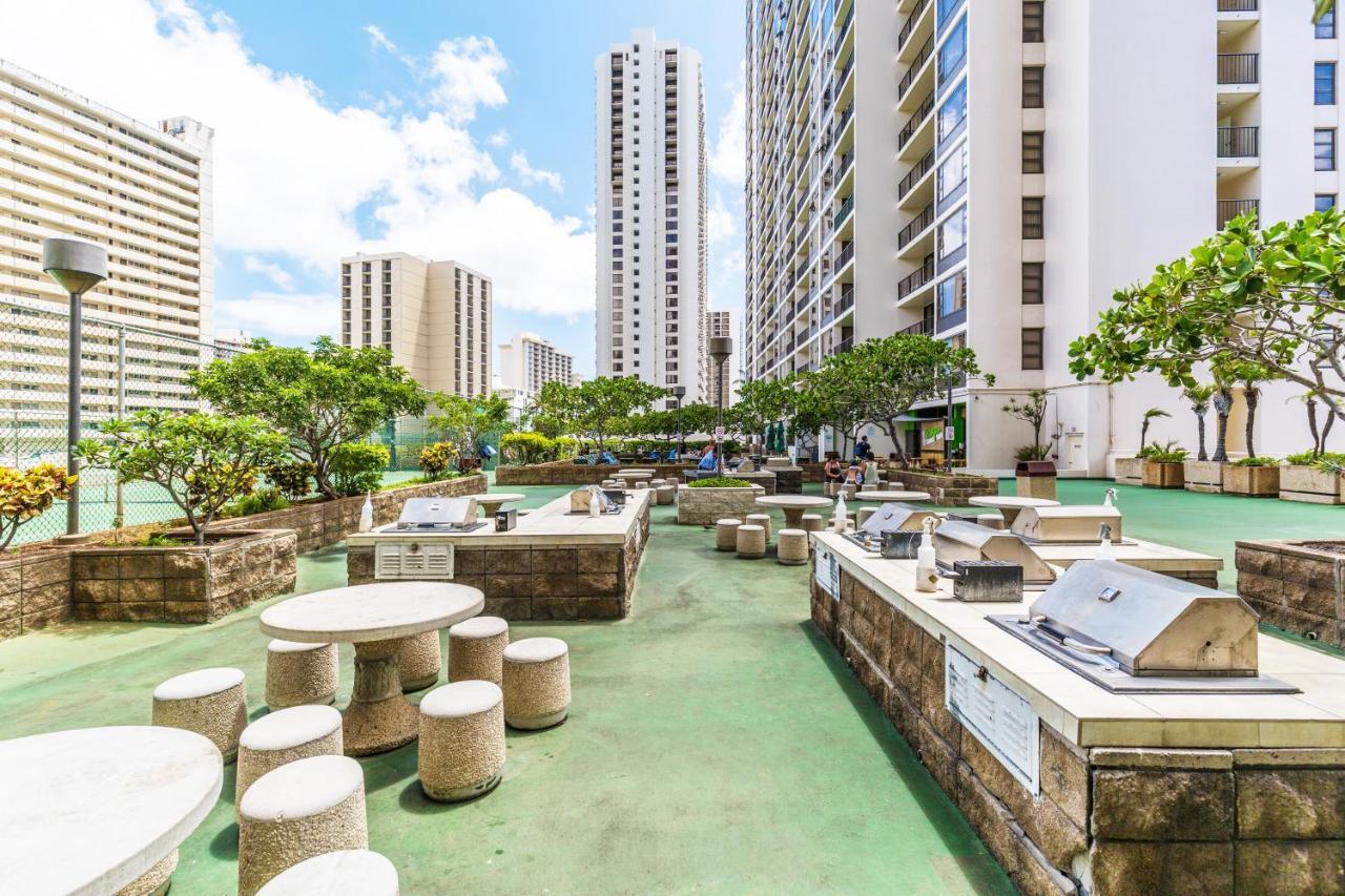 Waikiki Banyan 1Br With Great Ocean Views, Steps To Beach & Parking! Honolulu Rom bilde